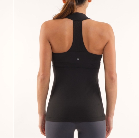 Lululemon Scoop Neck Tank With Built-In Bra - Black Size 8 - Picture 2 of 6